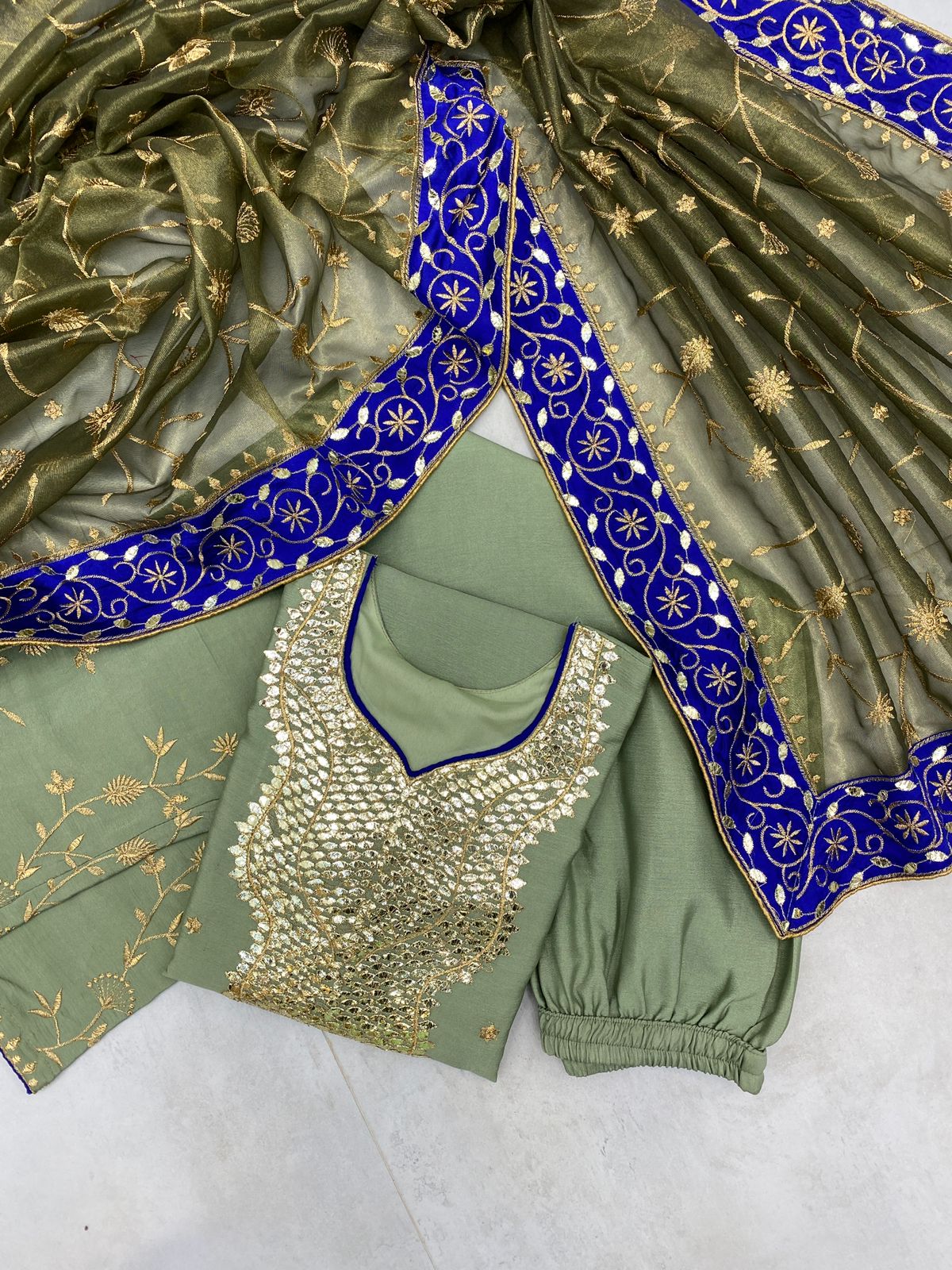 FULLY EMBROIDERED WORK DESIVOGUERS
