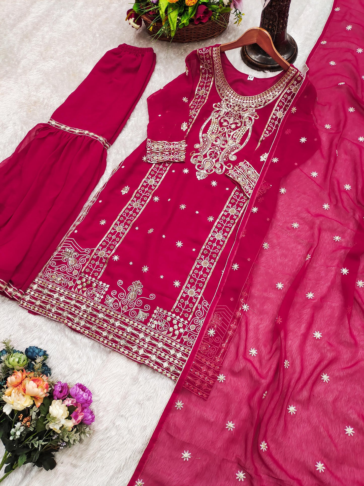 STUNNING SHALWAR DESIVOGUERS