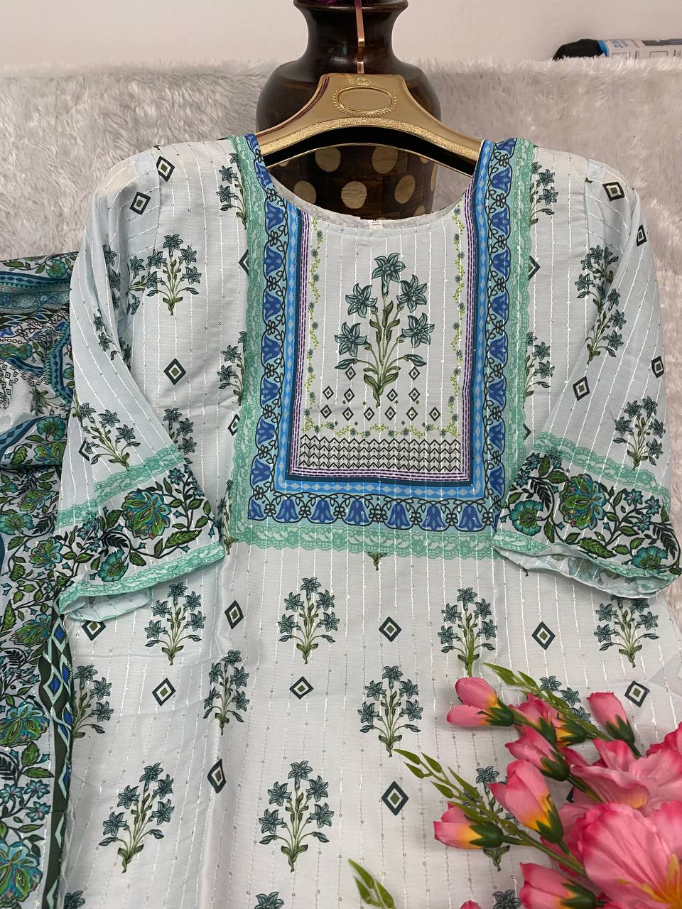 KURTI: BEAUTIFULLY PRINTED