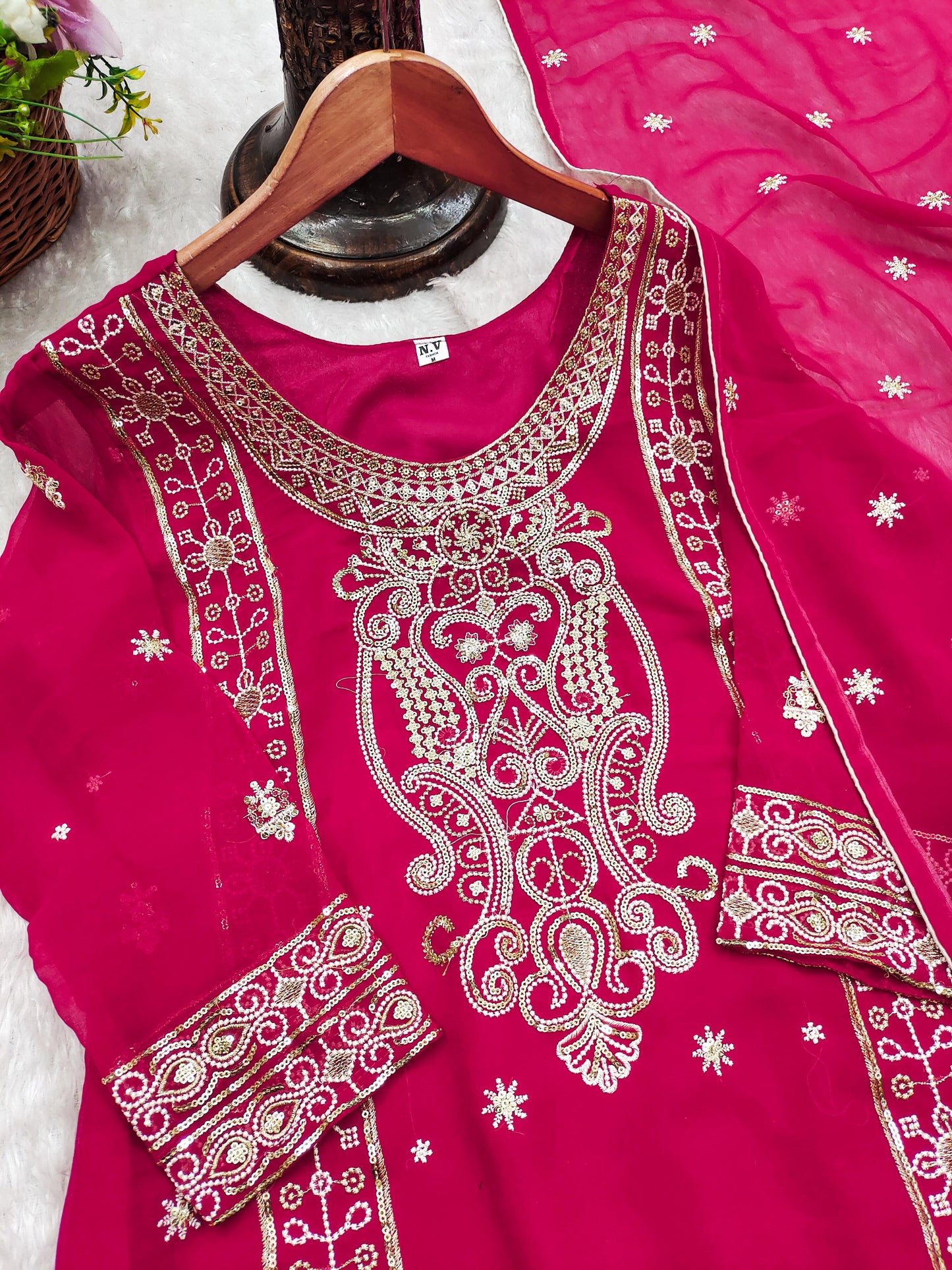STUNNING SHALWAR DESIVOGUERS