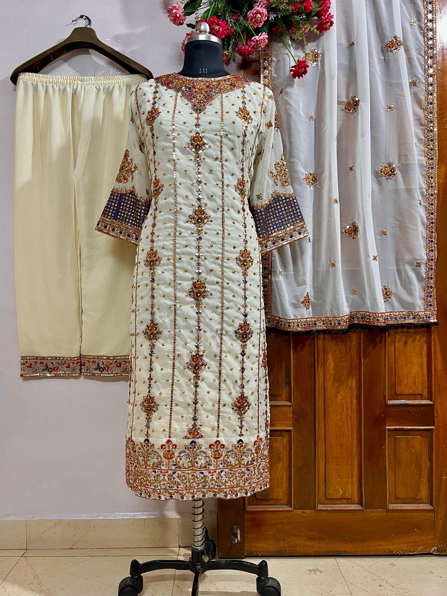 PREMIUM QUALITY GEORGETTE DESIGNER TOUCH