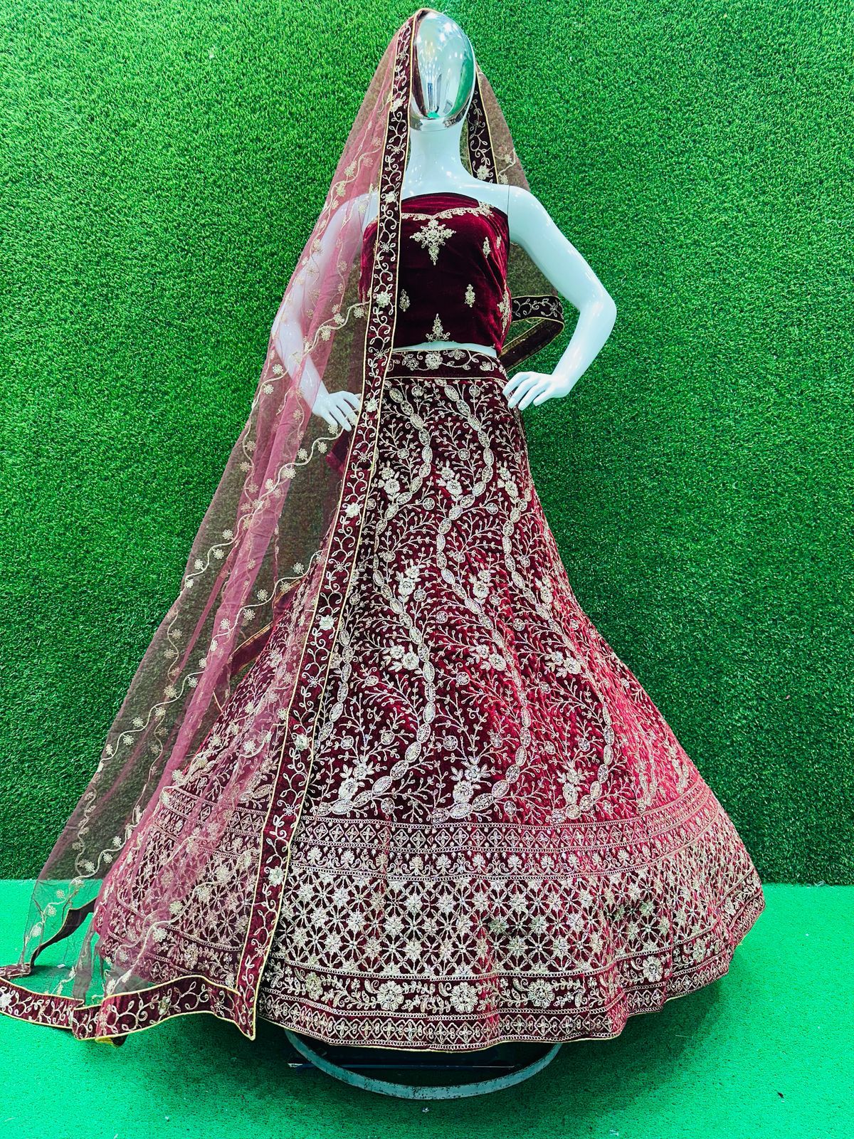 DESIVOGUERS PREMIUM BRIDAL LEHENGA