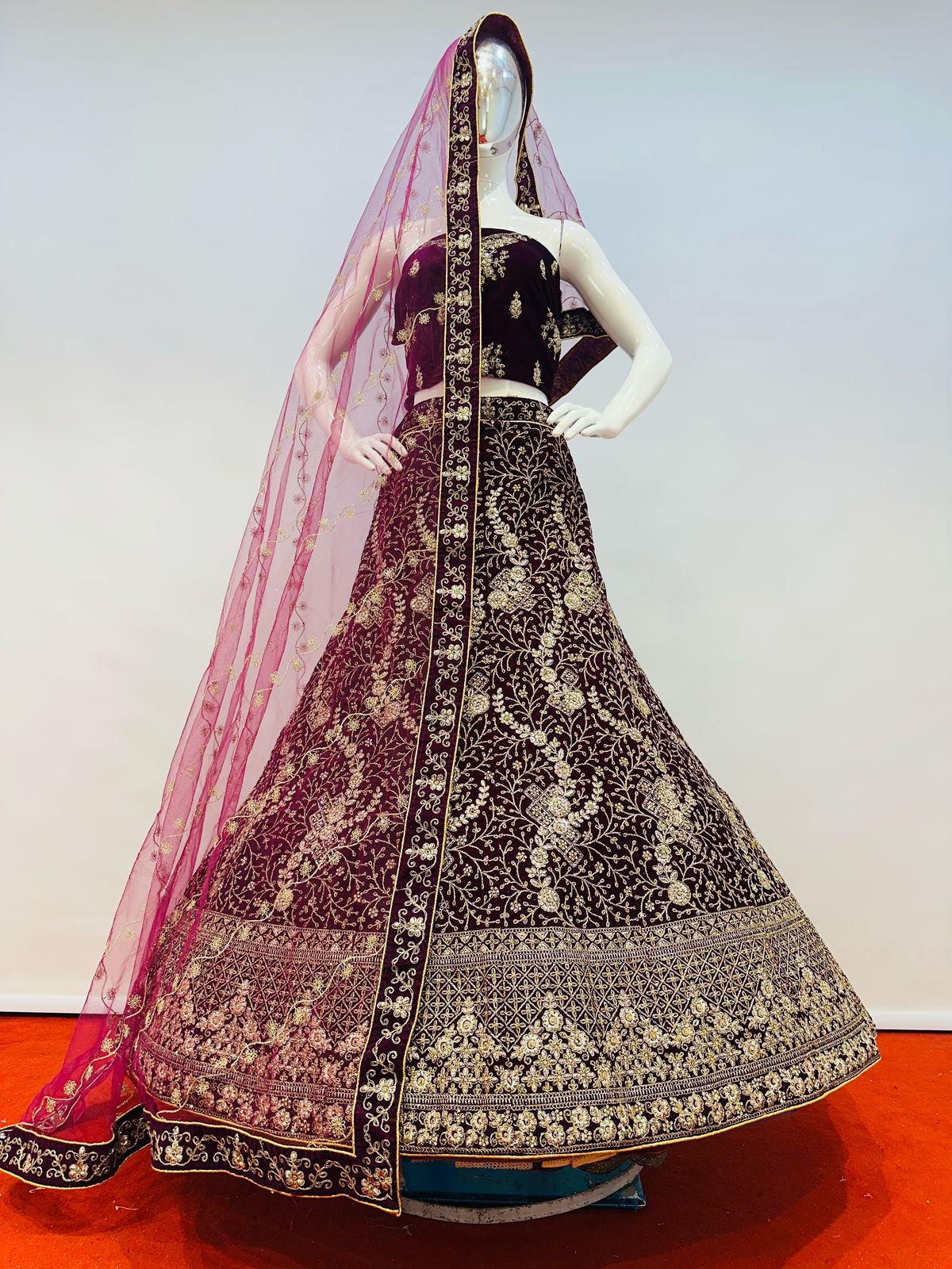 DESIVOGUERS SPECIAL PREMIUM BRIDAL LEHENGA