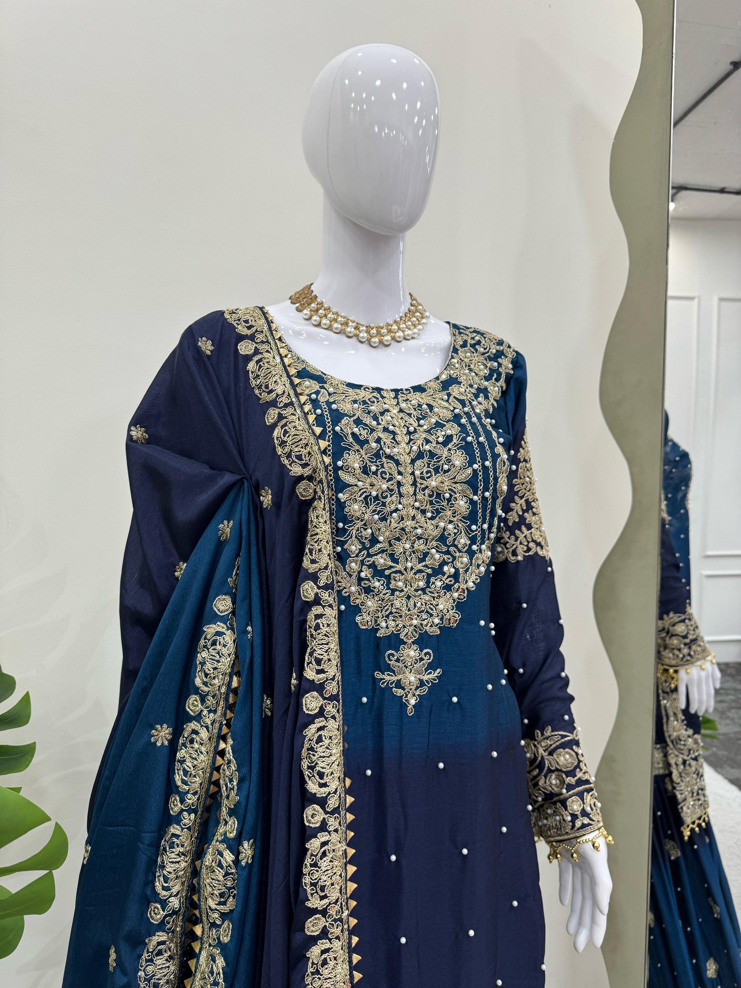 THE ROYAL DYNASTY SHARARA  SUIT