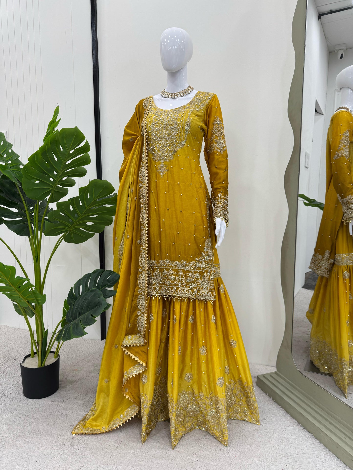 THE ROYAL DYNASTY SHARARA  SUIT