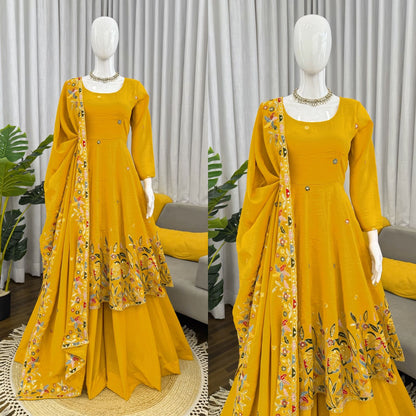 ELEGANT EMBROIDERED ANARKALI SET FOR FESTIVE