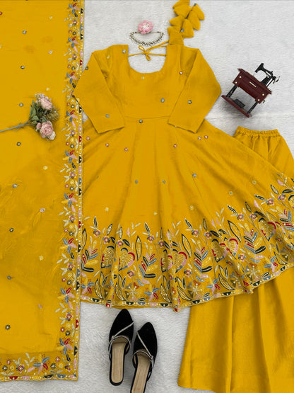 ELEGANT EMBROIDERED ANARKALI SET FOR FESTIVE