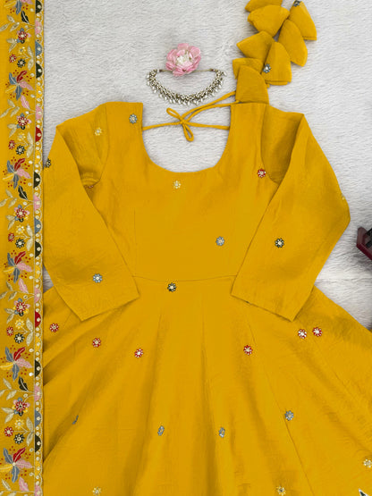 ELEGANT EMBROIDERED ANARKALI SET FOR FESTIVE