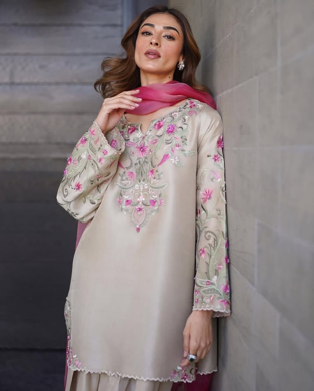 DESIGNER WEAR EXCLUSIVE FARSI SALWAR SUIT IN FRENCH CRAPE WITH SOFT ORGANZA DUPATTA