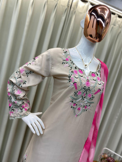 DESIGNER WEAR EXCLUSIVE FARSI SALWAR SUIT IN FRENCH CRAPE WITH SOFT ORGANZA DUPATTA