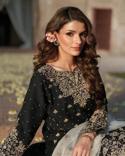 NOIR LUXE – READY-TO-WEAR