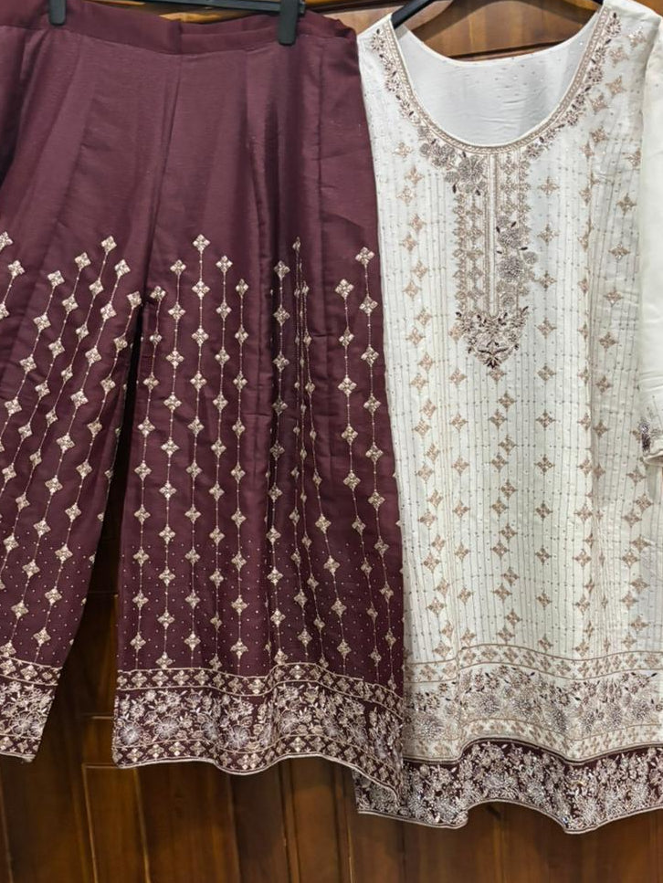 HEAVY ZARKHAN STONES WITH BRIDAL PURSE - IN HAND