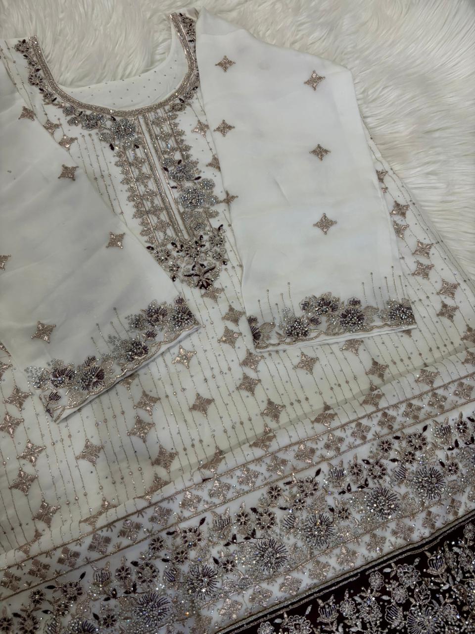 HEAVY ZARKHAN STONES WITH BRIDAL PURSE - IN HAND