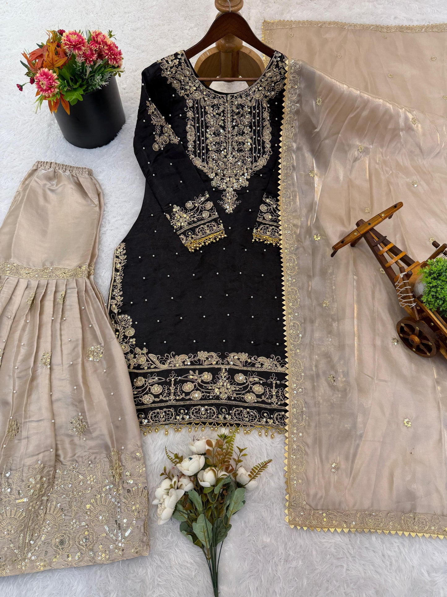 AARZOO LUXE GARARA SUIT PREMIUM ALLURE