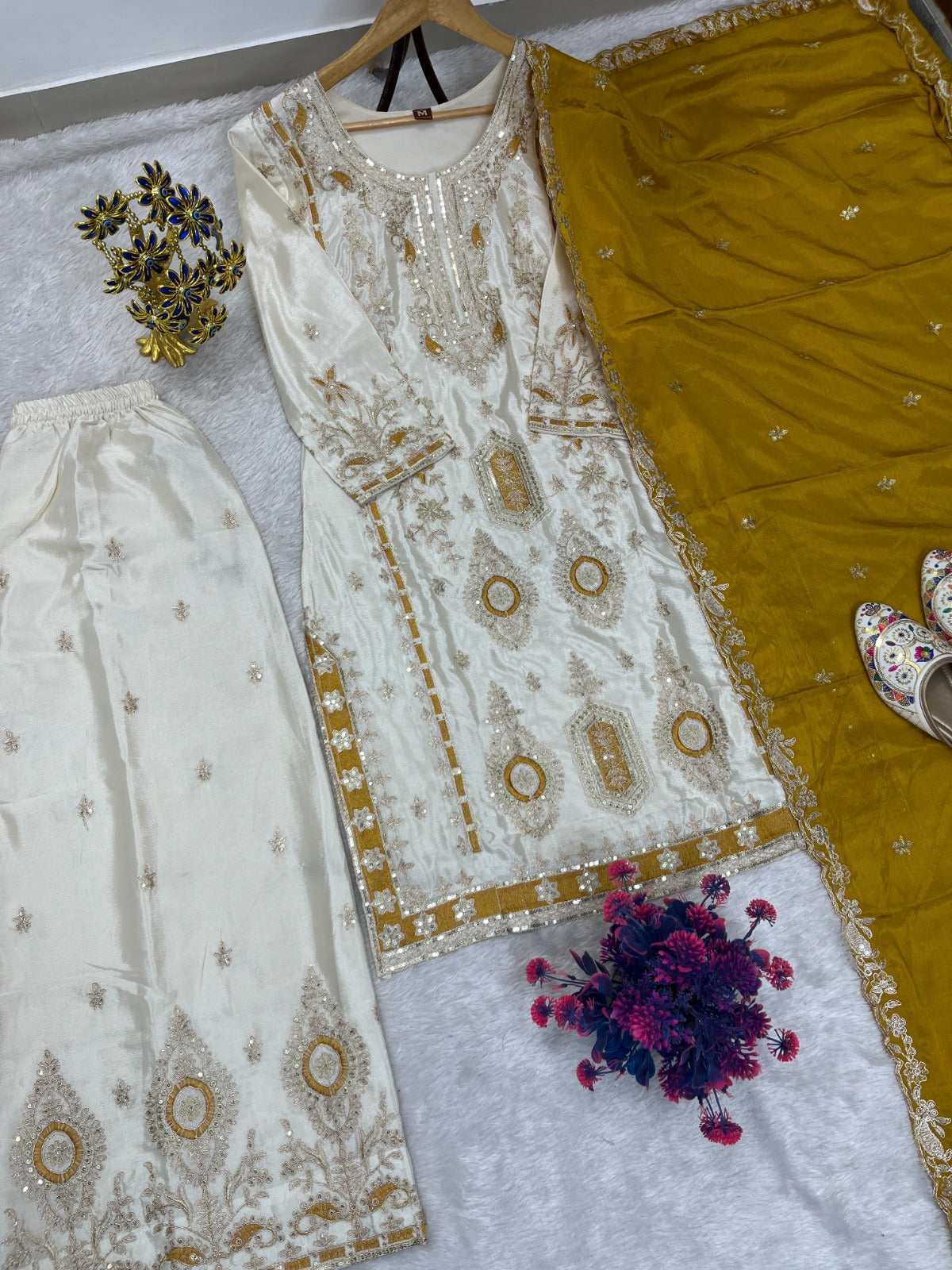 PRESENCE – EID LUXE CHINON ENSEMBLE