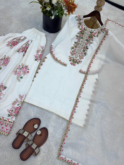 ELEGANT FRENCH CREPE EMBROIDERED FARSHI PANT SET WITH SILK DUPATTA