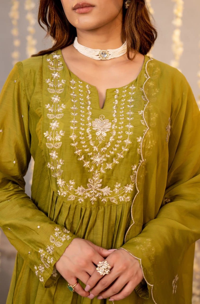 CHANDERI SILK EMBROIDERED SUIT SET WITH DUPATTA